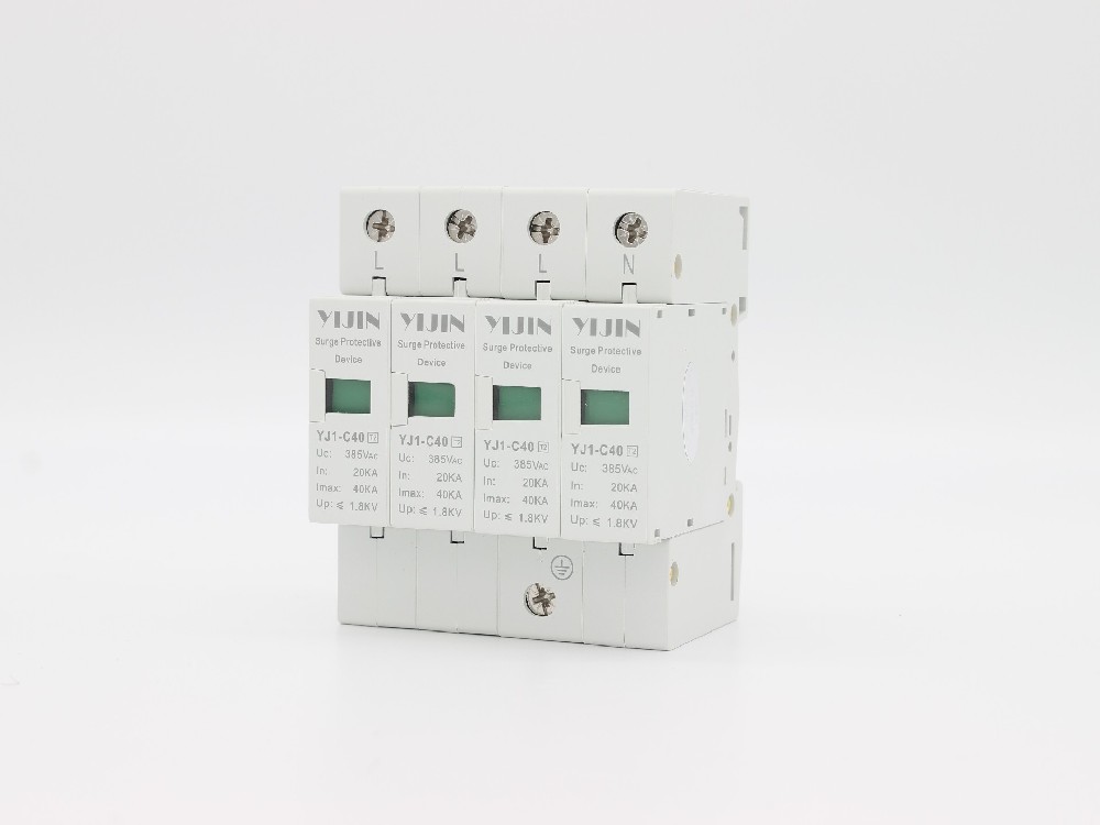 浪涌保護(hù)器保護(hù)體系的電源和設(shè)備所需的保護(hù)措施被分為三級(jí)